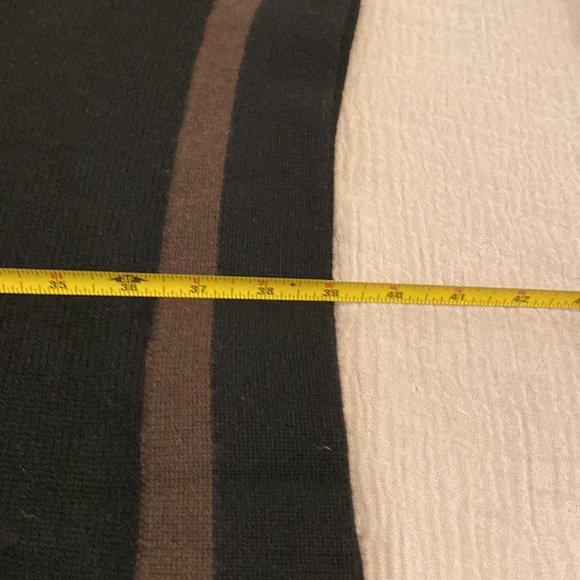 Neiman Marcus Black and Brown Cashmere Kimono Sleeves wrap . Size S/ M - Picture 7 of 7